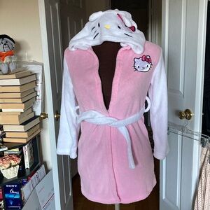 NWOT. Authentic Hello kitty girls bathrobe